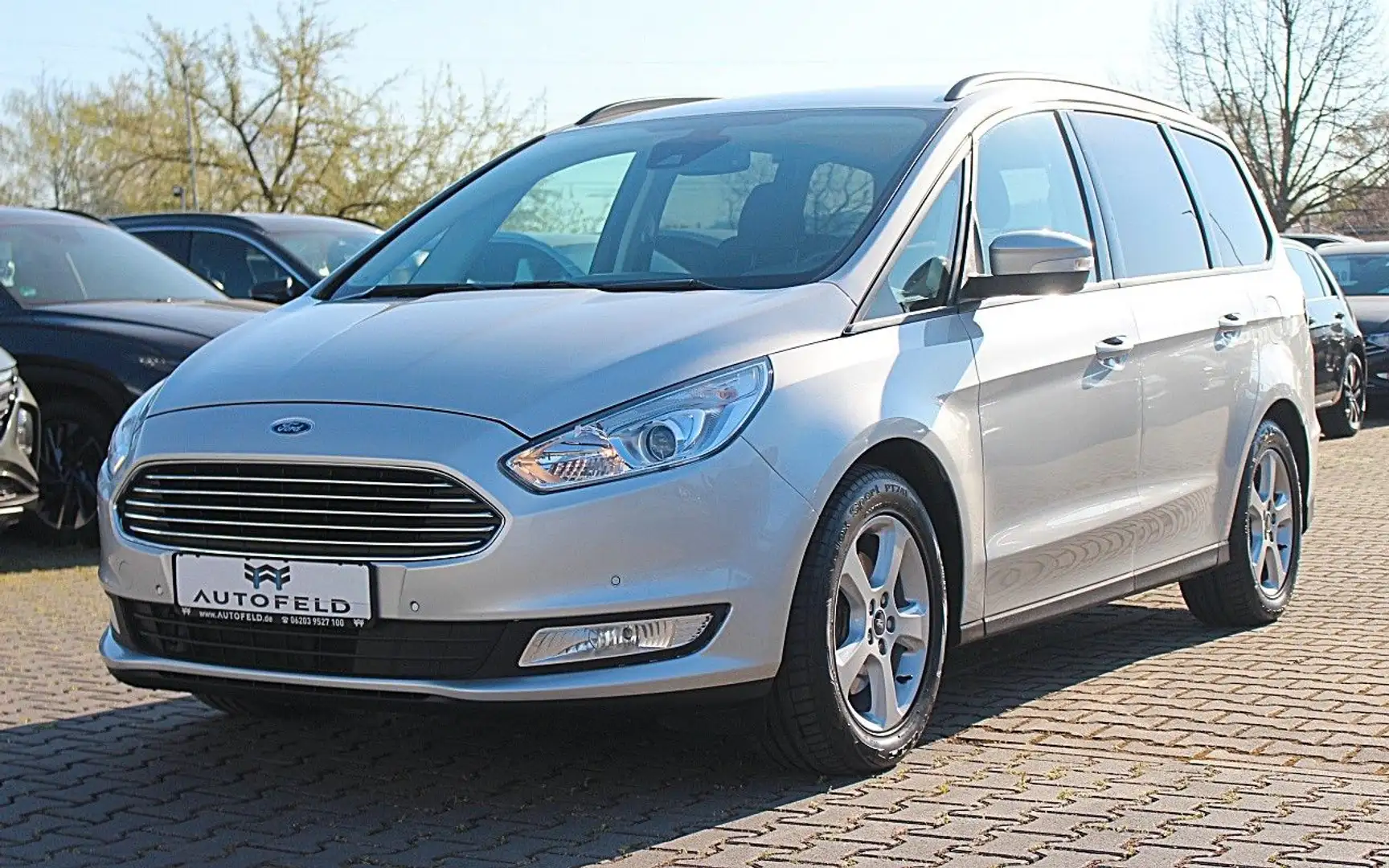 Ford Galaxy 2,0 TDCi/VOLL SHEFT/NAVI/7SITZE/WLAN/BT/ Silber - 1