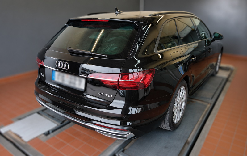 Audi A4 Avant 40 TDI S tronic advanced LED Pano Navi — photo 3