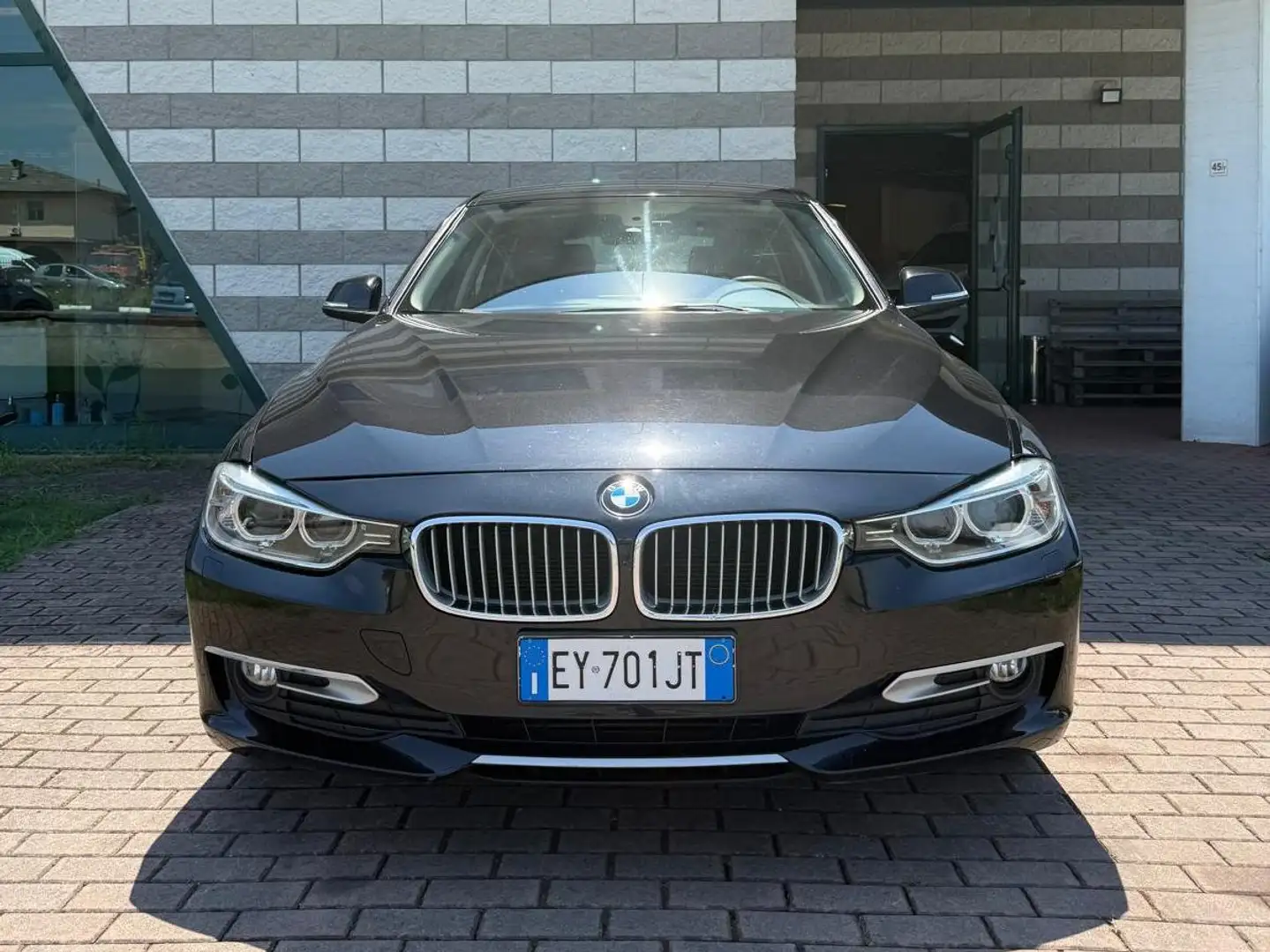 BMW 318 Serie 3F31 2012 Touring 318d Touring Business auto Nero - 1