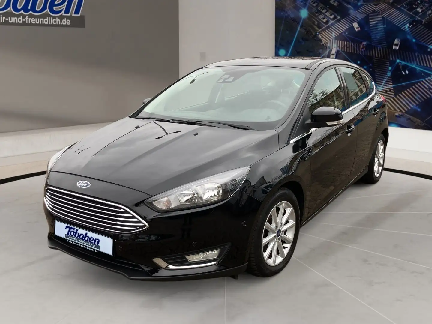 Ford Focus 1.5 EcoBoost Titanium Zwart - 1