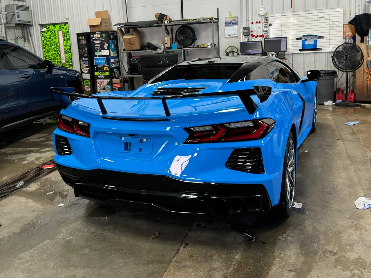Chevrolet Corvette снимка Chevrolet Corvette