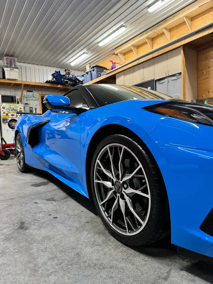 Chevrolet Corvette снимка Chevrolet Corvette