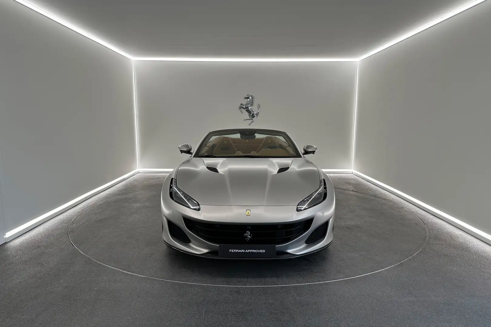 Ferrari Portofino Alluminio Opaco / Full Carbon / 2Y FerrariApproved Grijs - 2