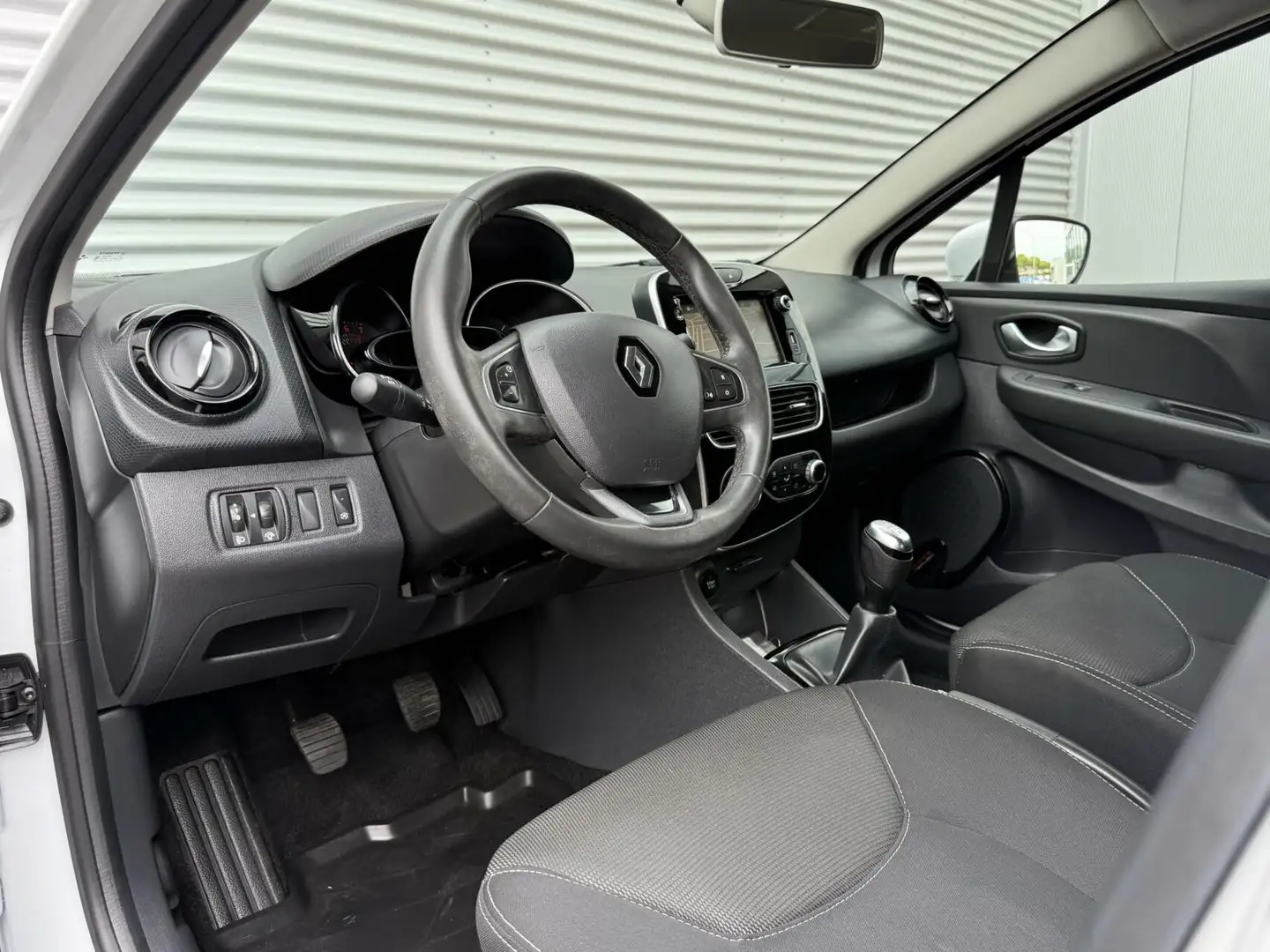 Renault Clio Estate 0.9 TCe Life Airco Cruise Led Carplay 2020 Wit - 2