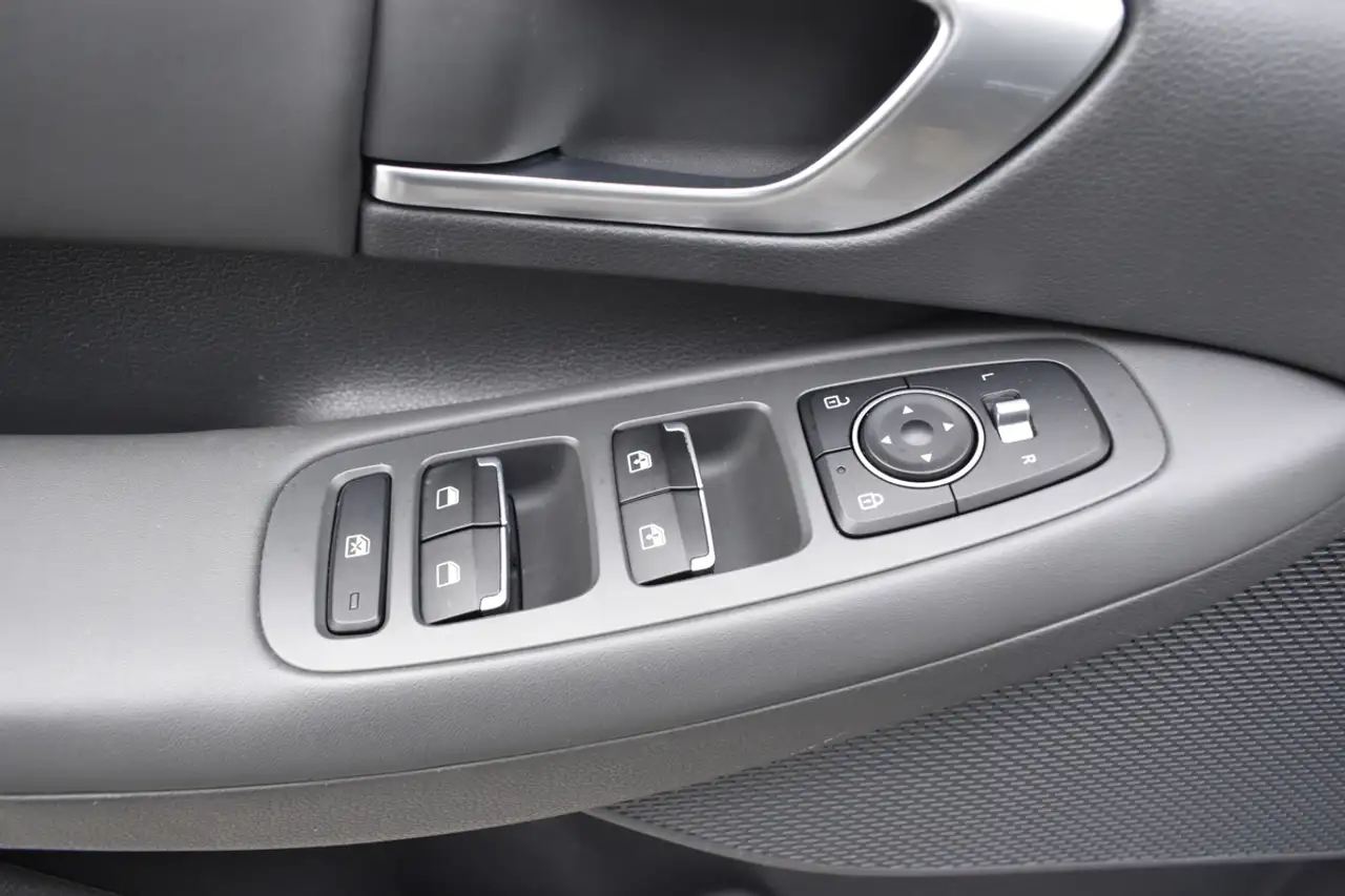 Hyundai SONATA снимка Hyundai SONATA
