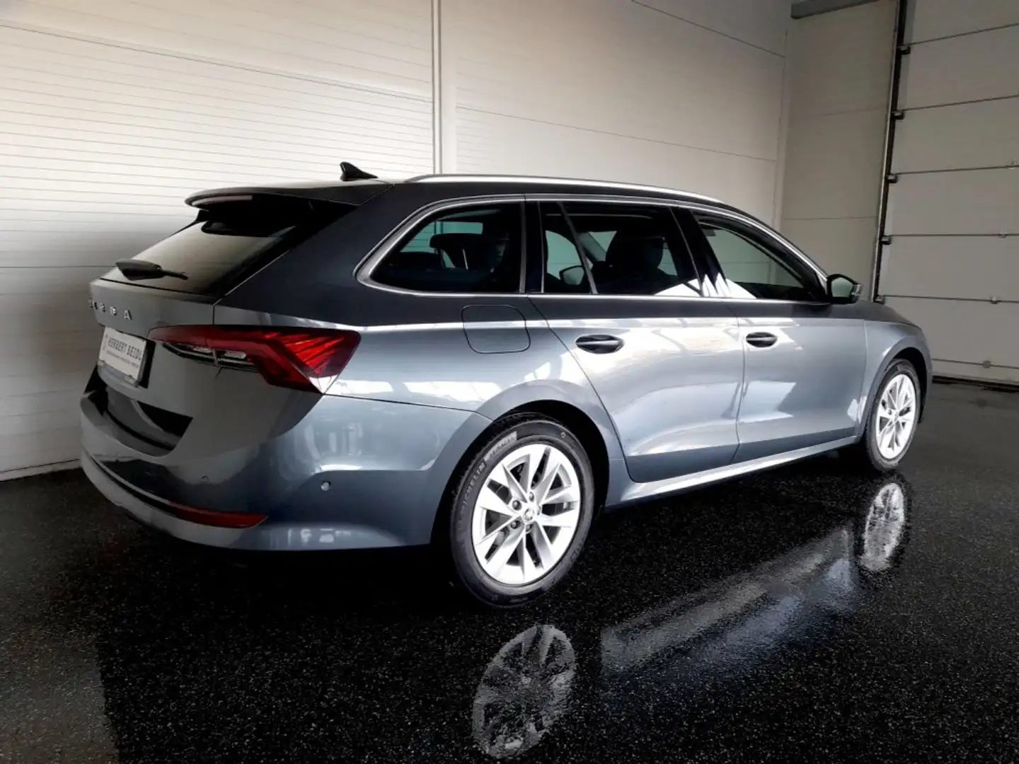 Skoda Octavia Combi FIRST ED 2,0 TDI DSG *MATRIX-LED / STANDHZG / HEAD-UP / VIRTUELL / NAVI / E-KLAPPE / KEYLESS* Grau - 2