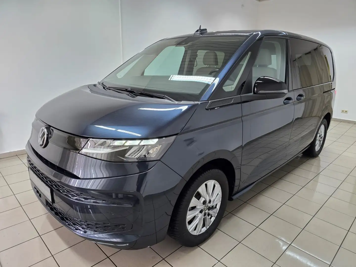 Volkswagen T7 Multivan 2.0 TDI LED Navi Virtual DAB+ 6 Sitze+Tisch AHK Blau - 1