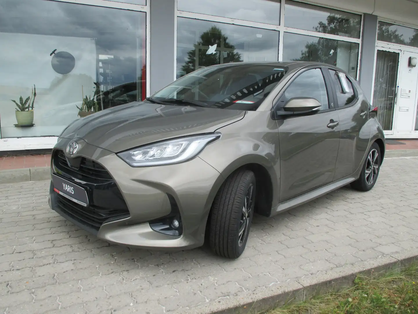 Toyota Yaris Hybrid 5-tg. FL 25  Team D Bronze - 2