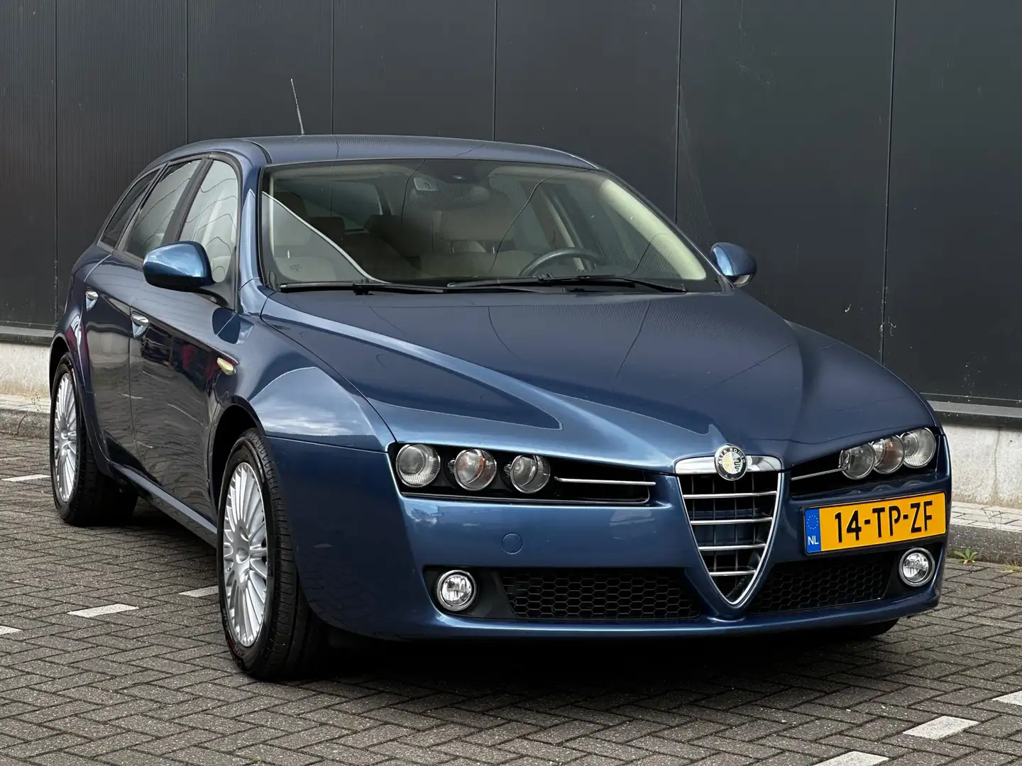 Alfa Romeo 159 Sportwagon 2.2 JTS Distinctive AIRCO/CRUISE/NAVI/A Bleu - 2