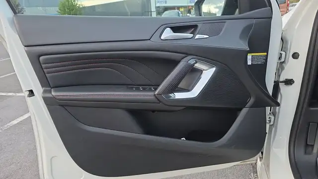 Peugeot 308 view 7