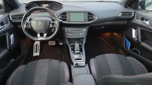 Peugeot 308 view 11