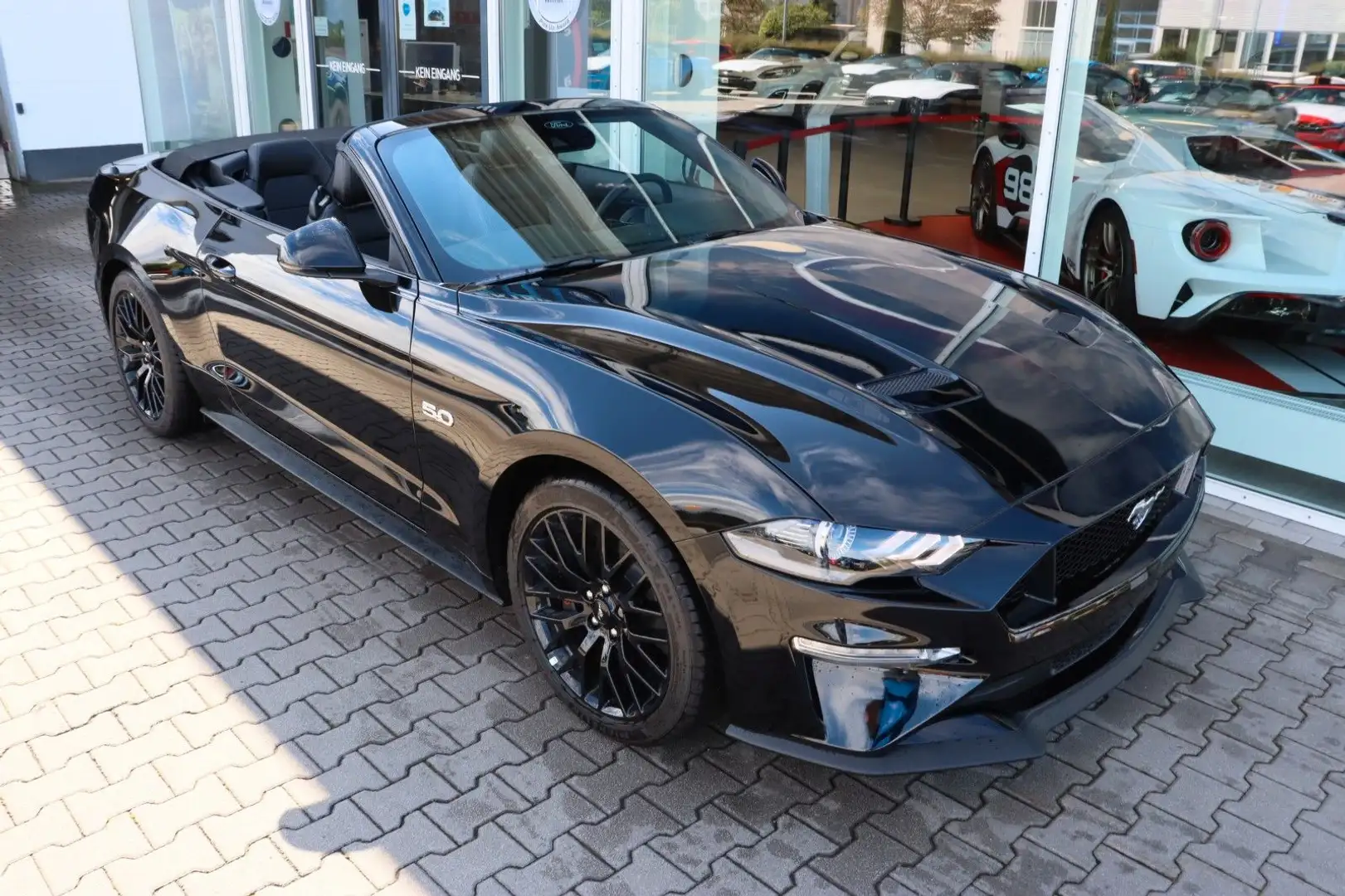 Ford Mustang Convertible V8 Premium II 4,99% FIN* Fekete - 2