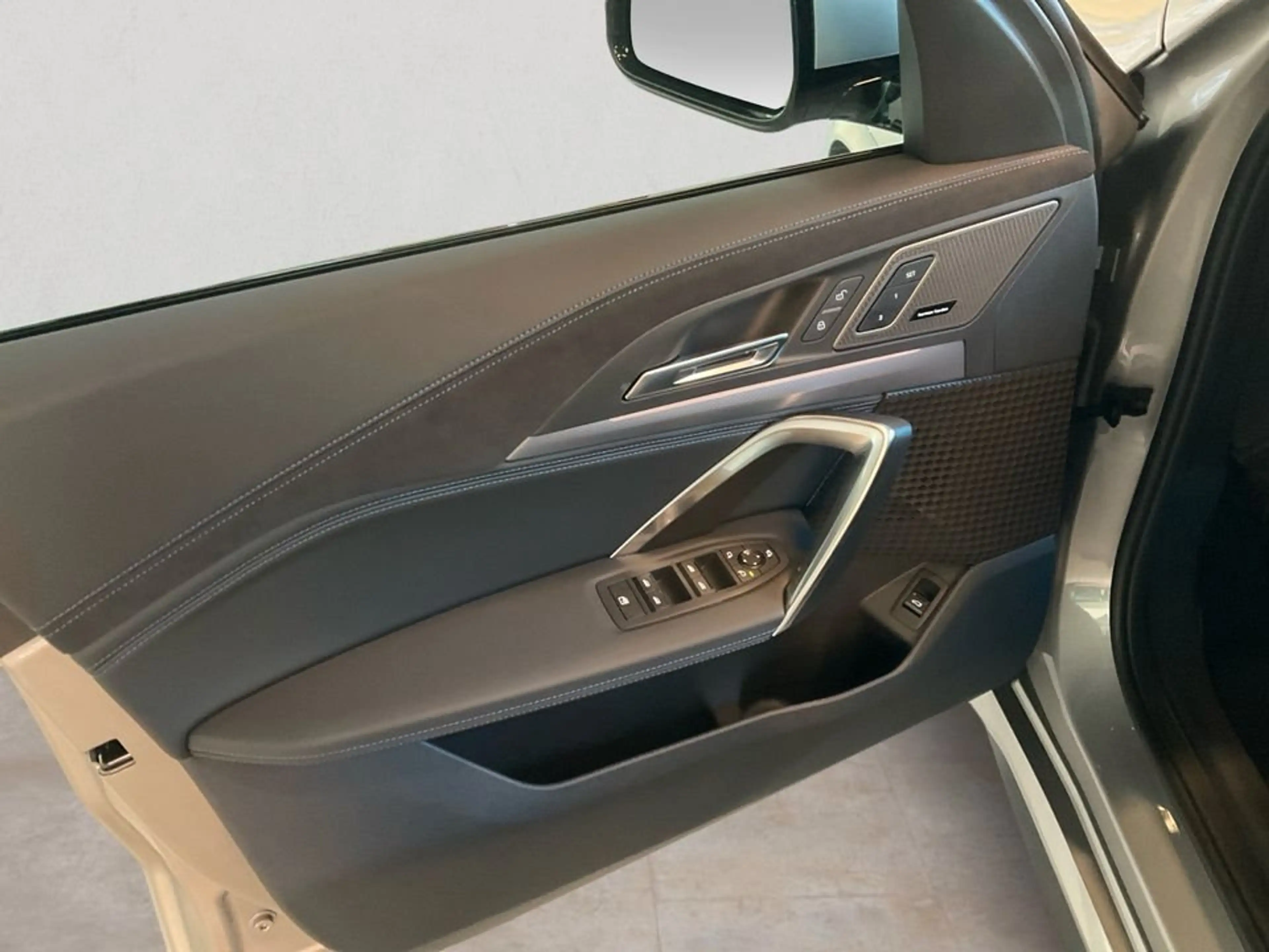 BMW iX1 eDrive20 M Sportpaket Pro UPE 66.260 EUR — photo 9