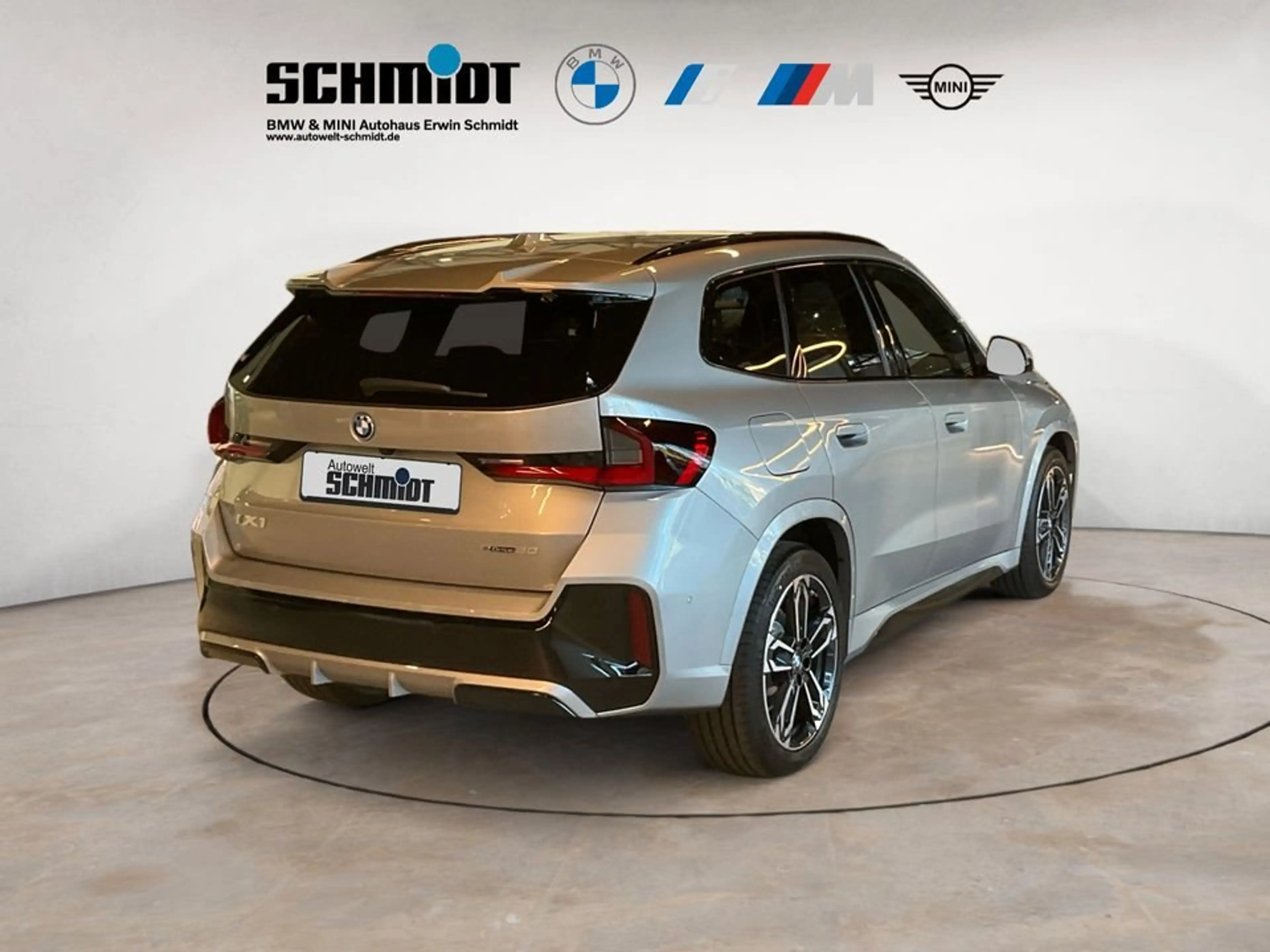 BMW iX1 eDrive20 M Sportpaket Pro UPE 66.260 EUR — photo 6