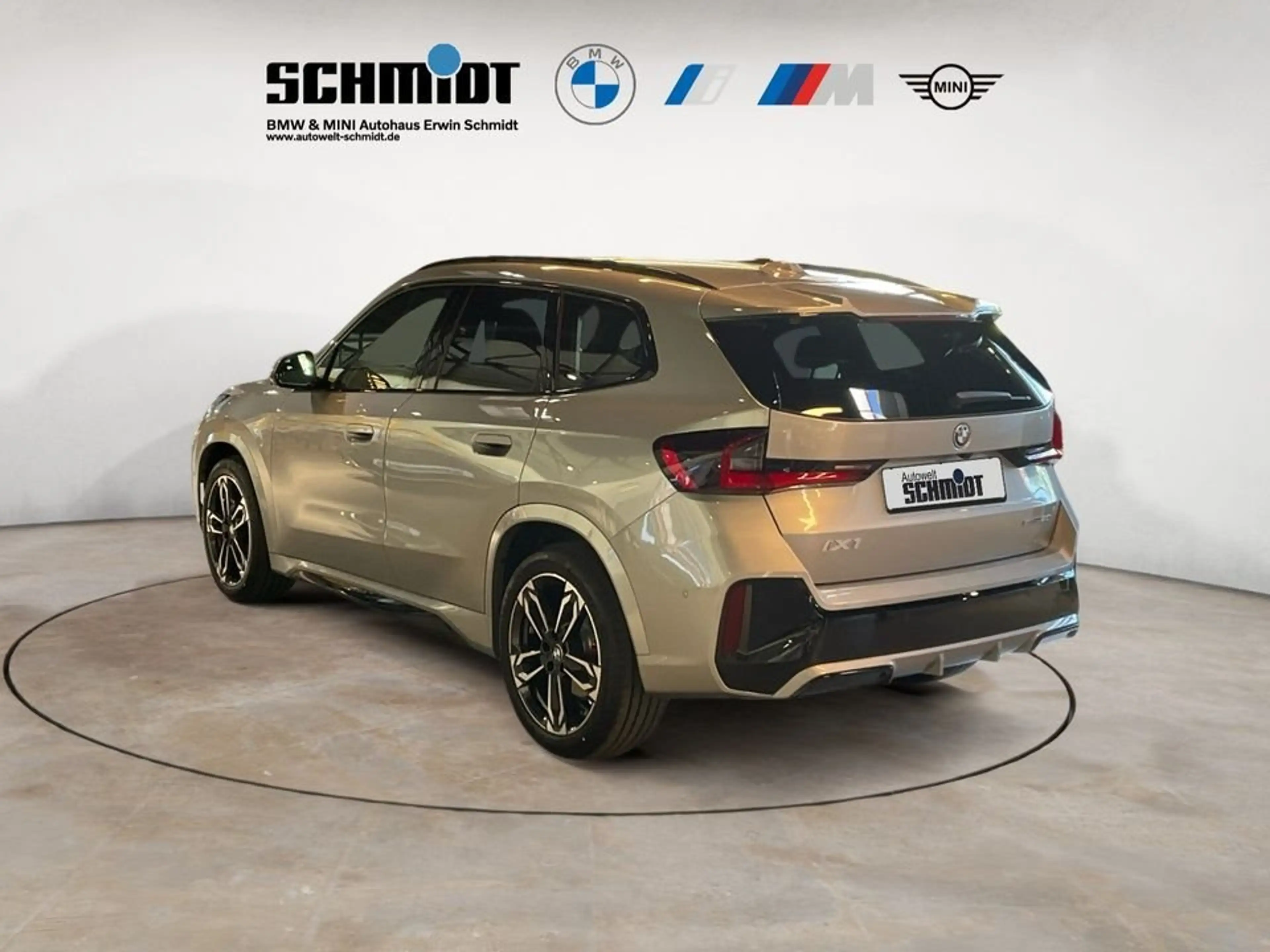 BMW iX1 eDrive20 M Sportpaket Pro UPE 66.260 EUR — photo 4