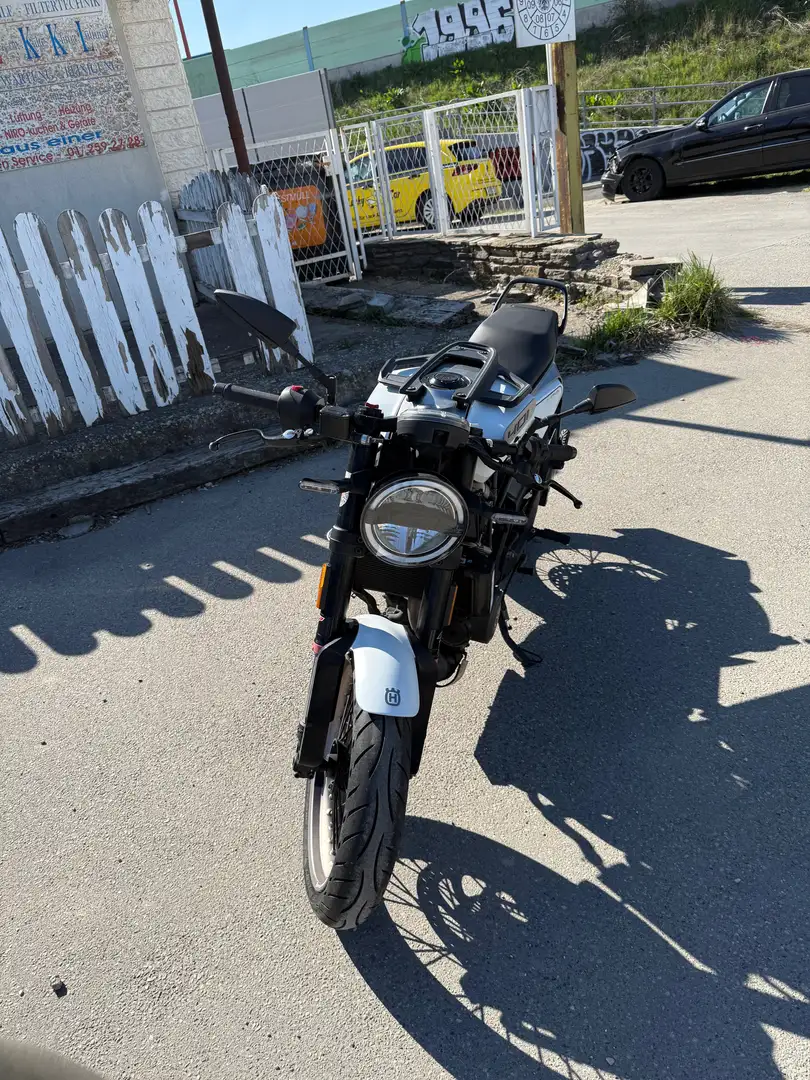 Husqvarna Vitpilen 401 Cafe Racer Bílá - 2