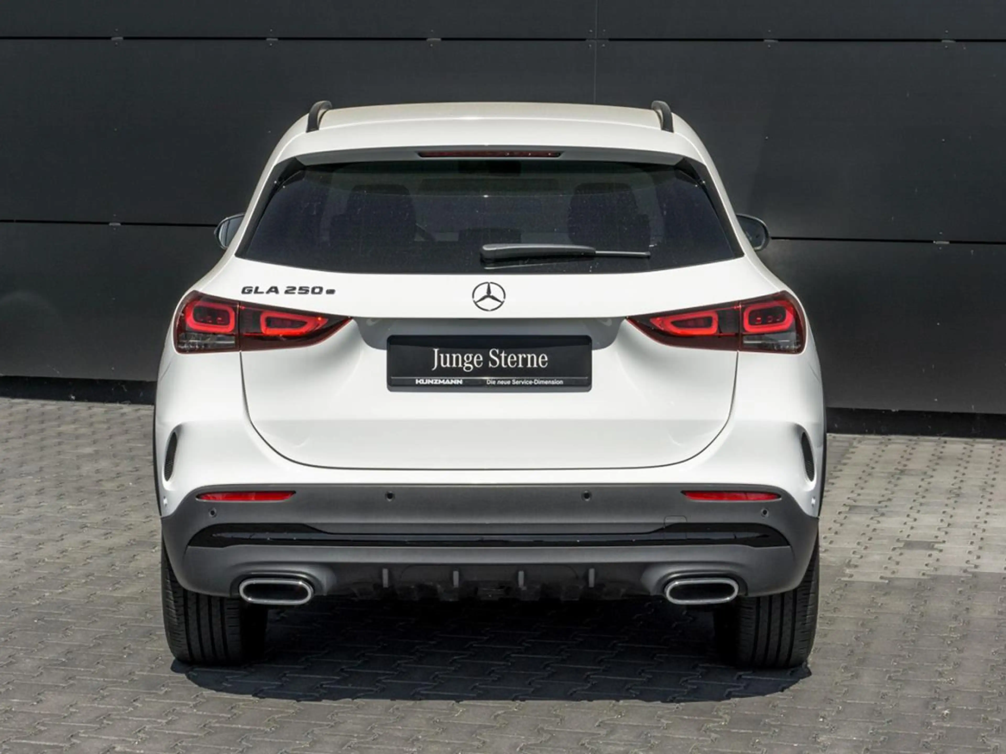 Mercedes-Benz GLA 250 e AMG Night MBUXNavi+ Kamera Easy-Pack — photo 4