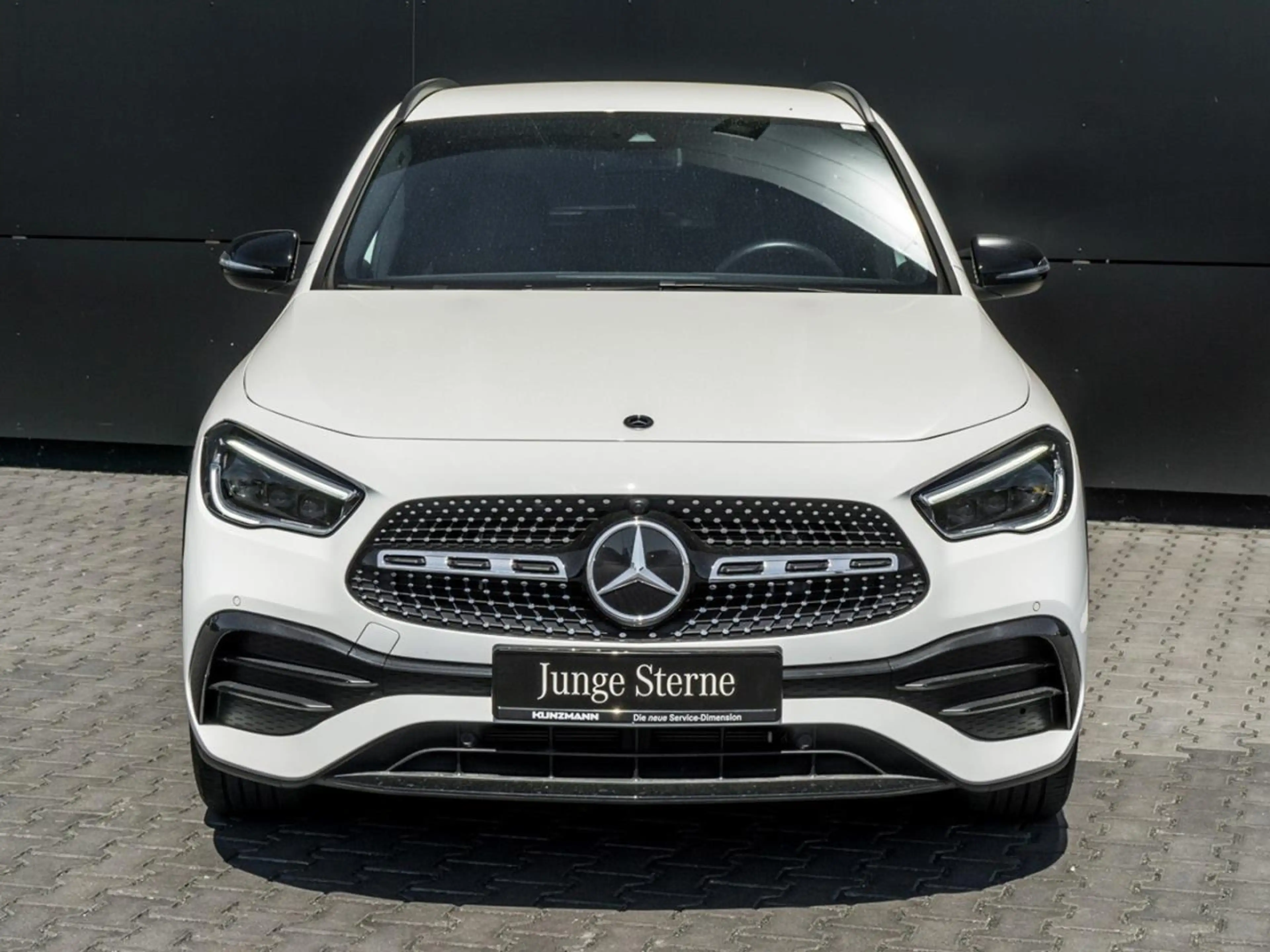 Mercedes-Benz GLA 250 e AMG Night MBUXNavi+ Kamera Easy-Pack — photo 2