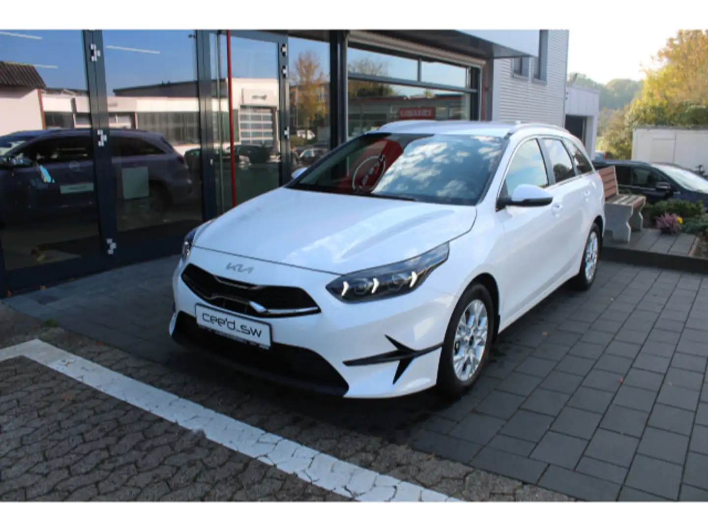 Kia Ceed SW / cee'd SW 1.5 T-GDI LX AT Klimaautomatik Blanc - 2