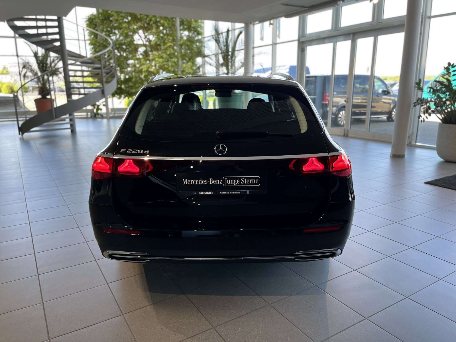 Mercedes-Benz E 220