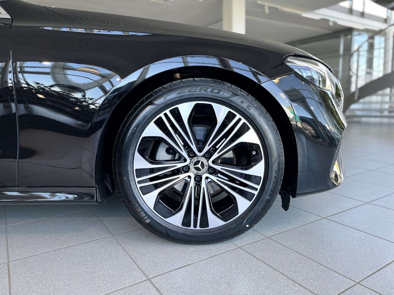 Mercedes-Benz E 220