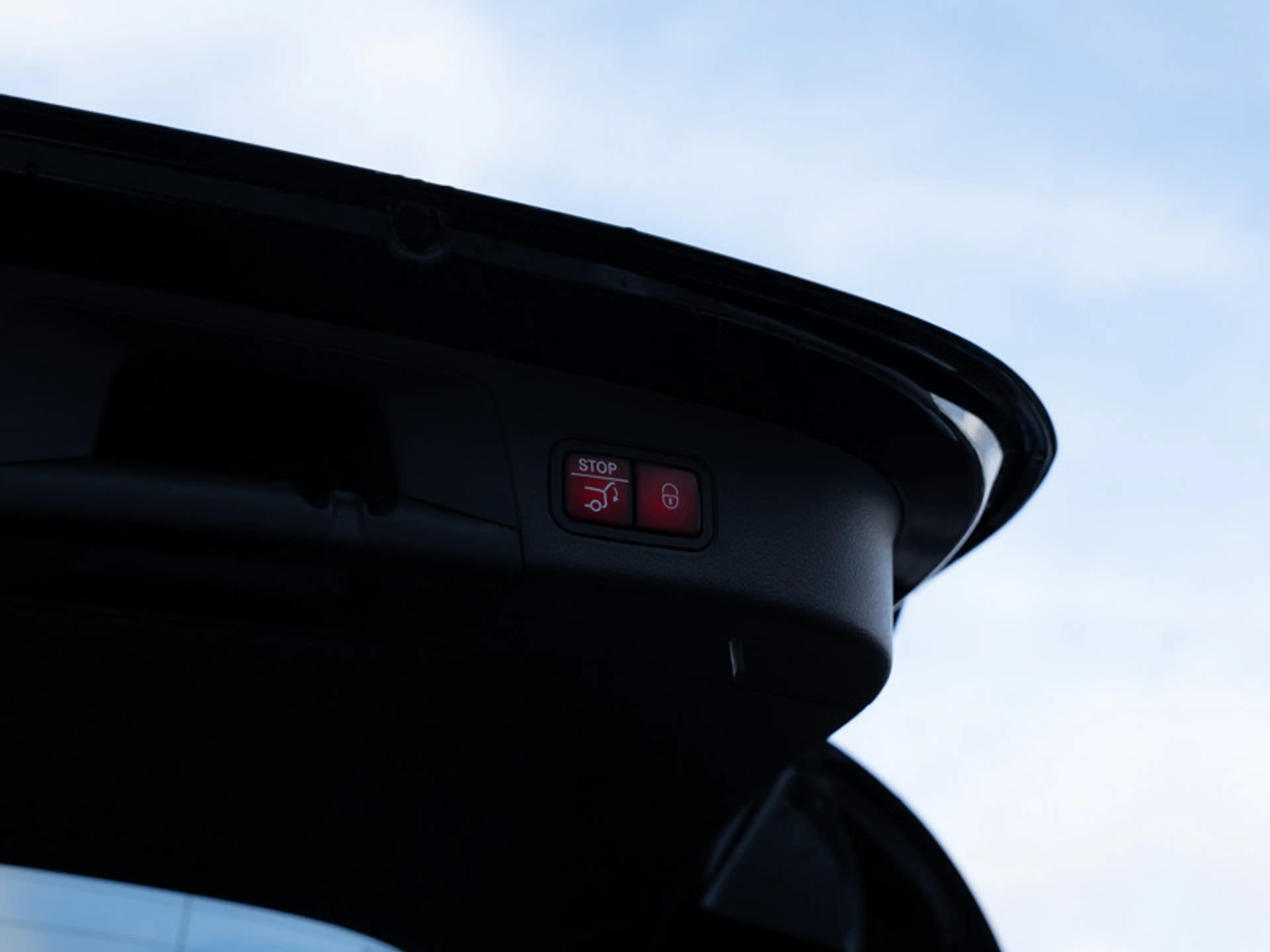 Mercedes-Benz GLA 200 AMG-Sport/MLB/Pano/Night/AHK/Distr/Sound — photo 8
