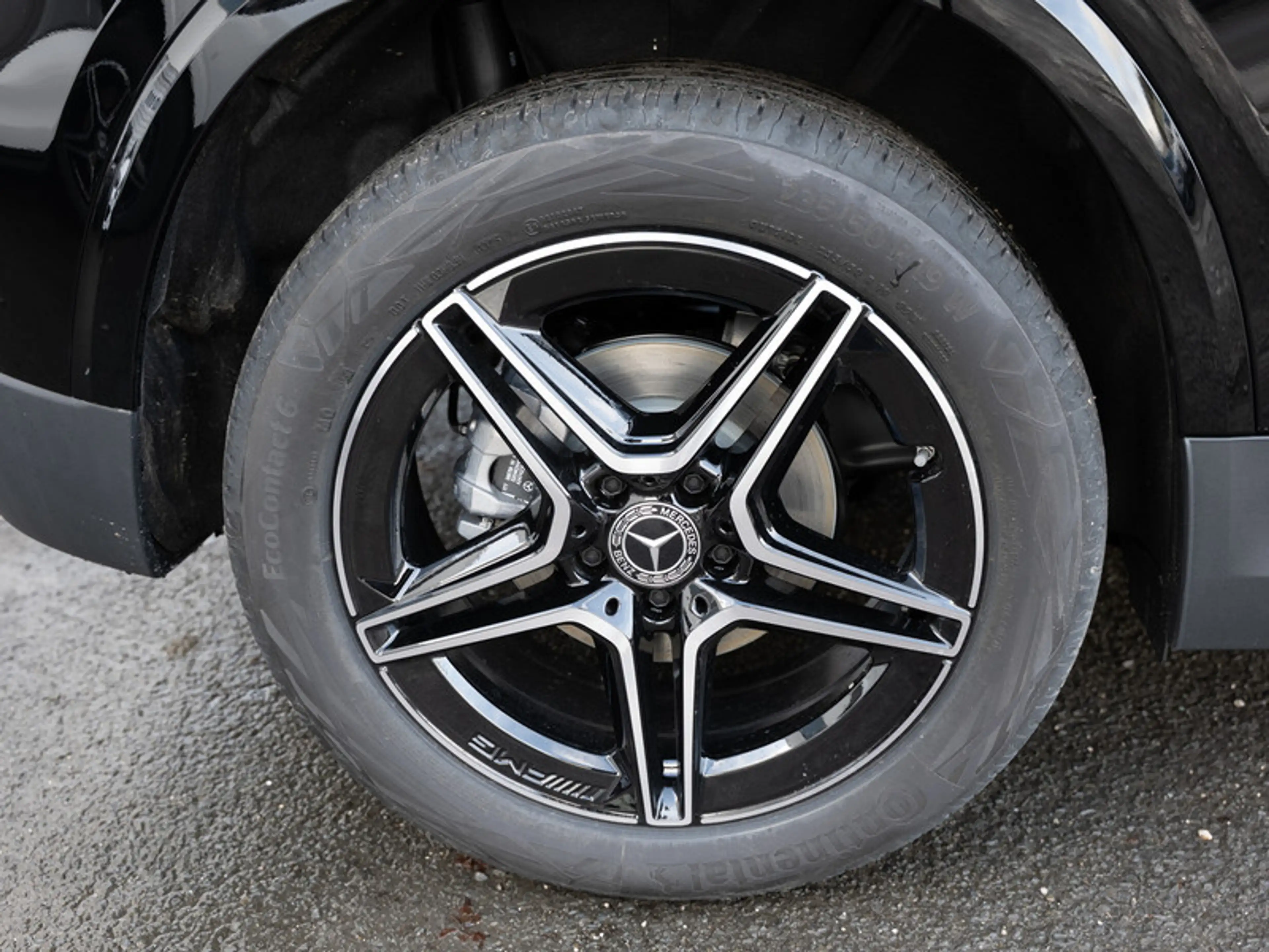 Mercedes-Benz GLA 200 AMG-Sport/MLB/Pano/Night/AHK/Distr/Sound — photo 6