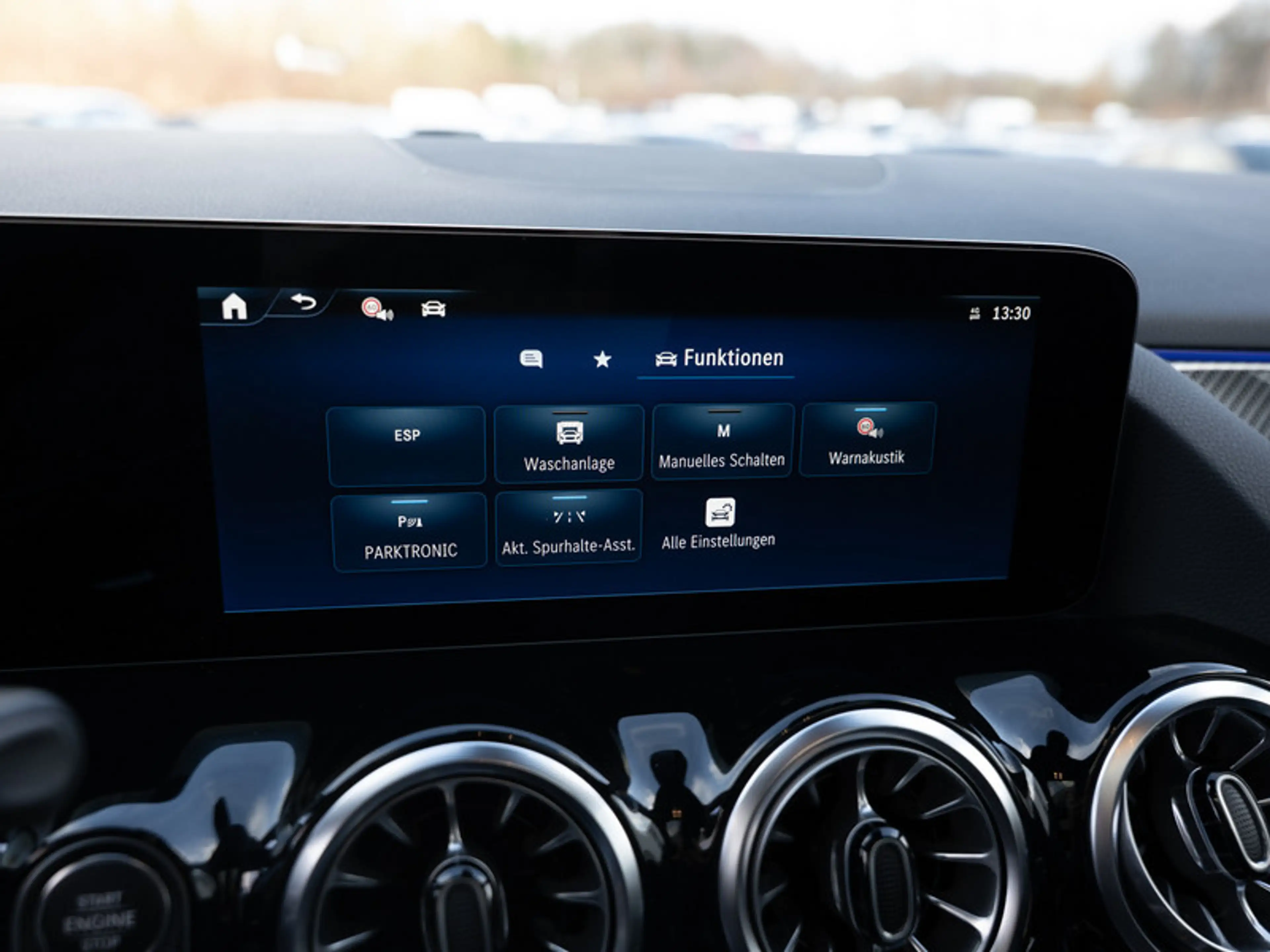 Mercedes-Benz GLA 200 AMG-Sport/MLB/Pano/Night/AHK/Distr/Sound — photo 14