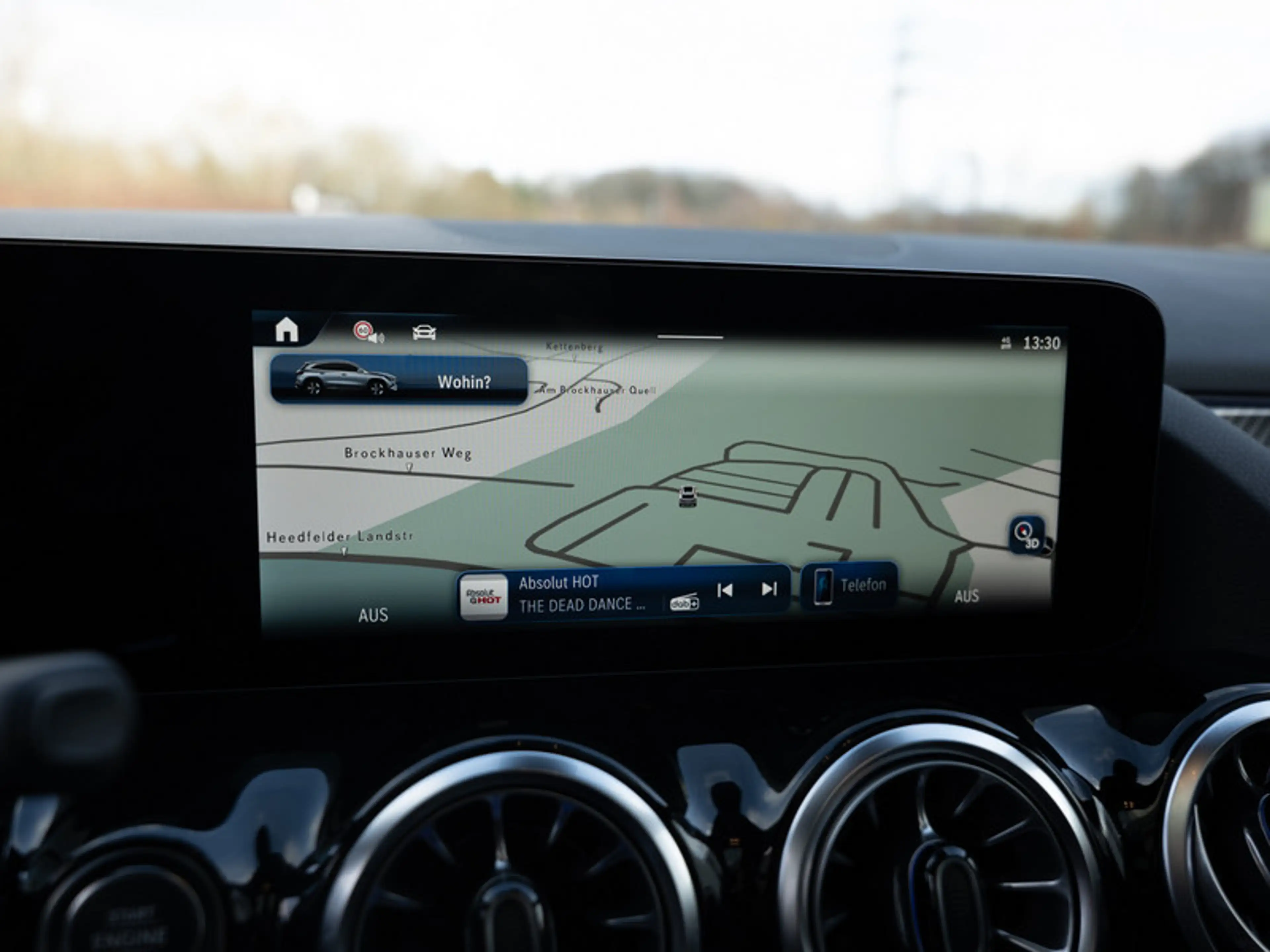 Mercedes-Benz GLA 200 AMG-Sport/MLB/Pano/Night/AHK/Distr/Sound — photo 11