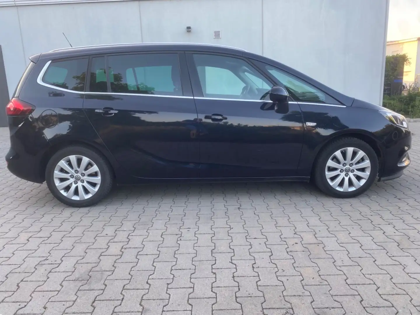 Opel Zafira C Edition. Navi, Kamera, 7-Sitz, 1-Hand. Zwart - 2