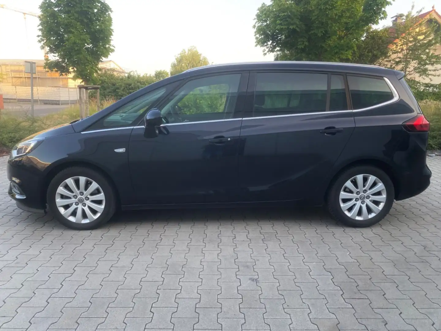 Opel Zafira C Edition. Navi, Kamera, 7-Sitz, 1-Hand. Zwart - 1