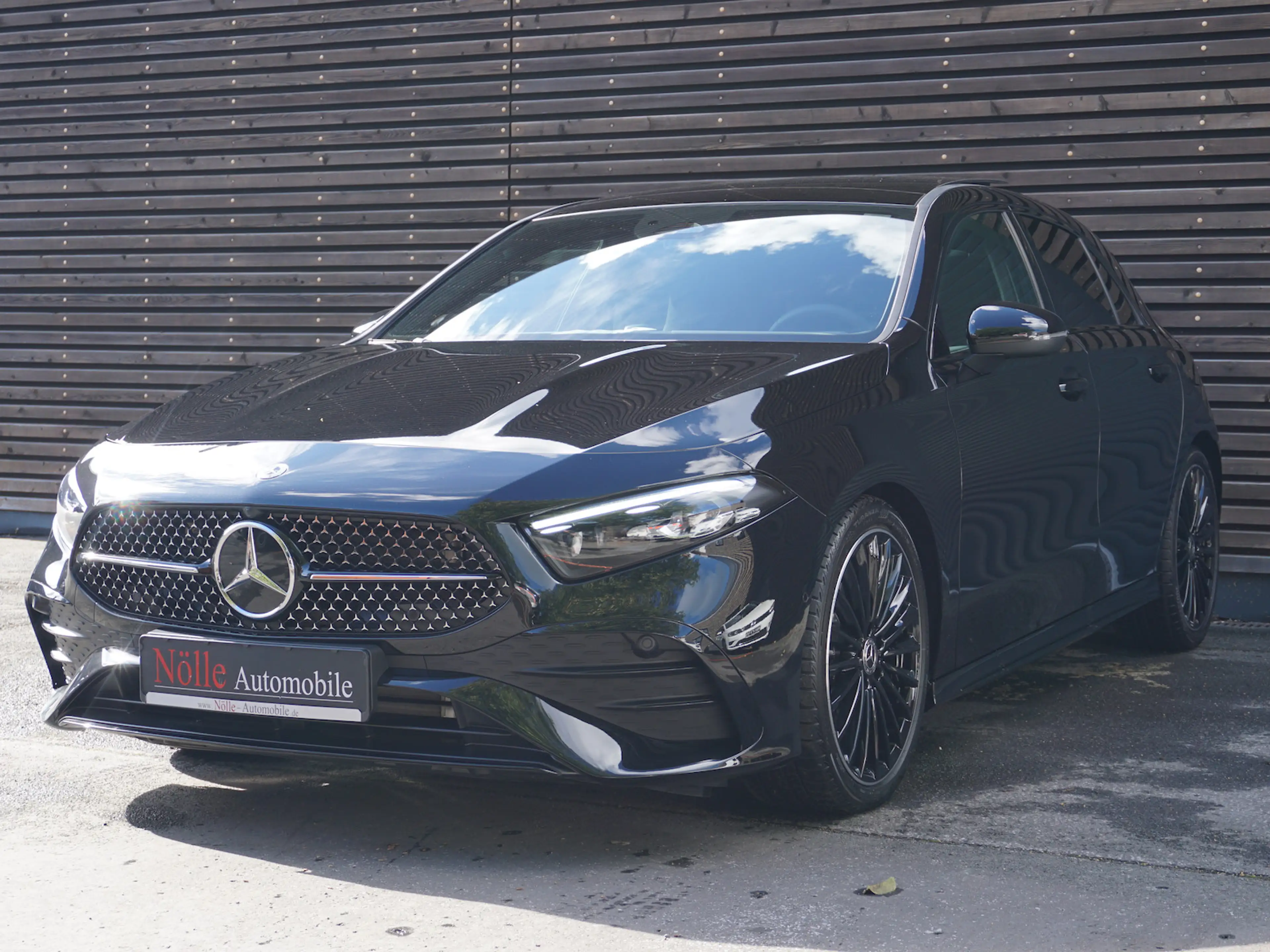 Mercedes-Benz A 220 4M AMG Adv Plus Mulitbeam Pano Night — photo 3