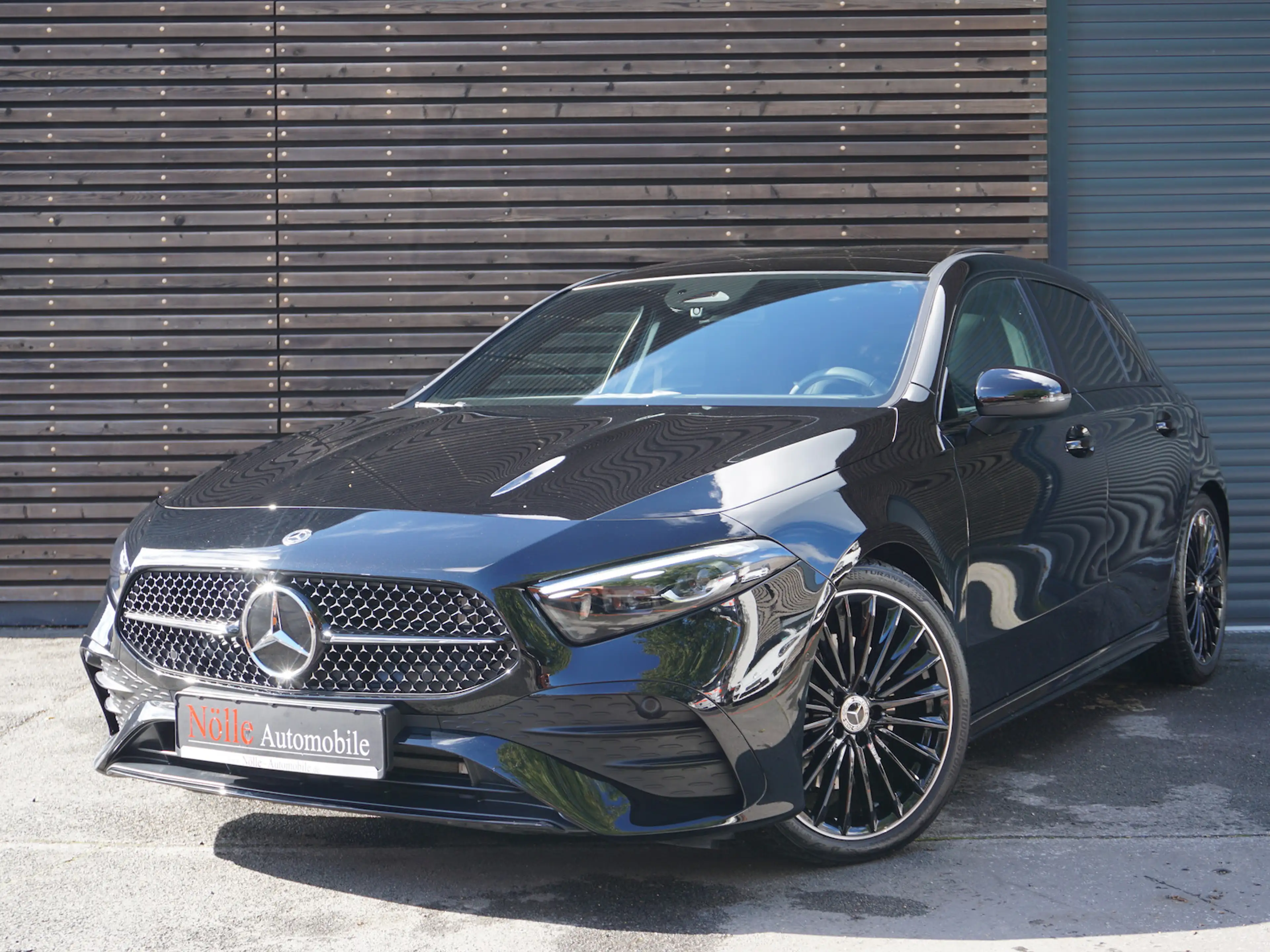 Mercedes-Benz A 220 4M AMG Adv Plus Mulitbeam Pano Night