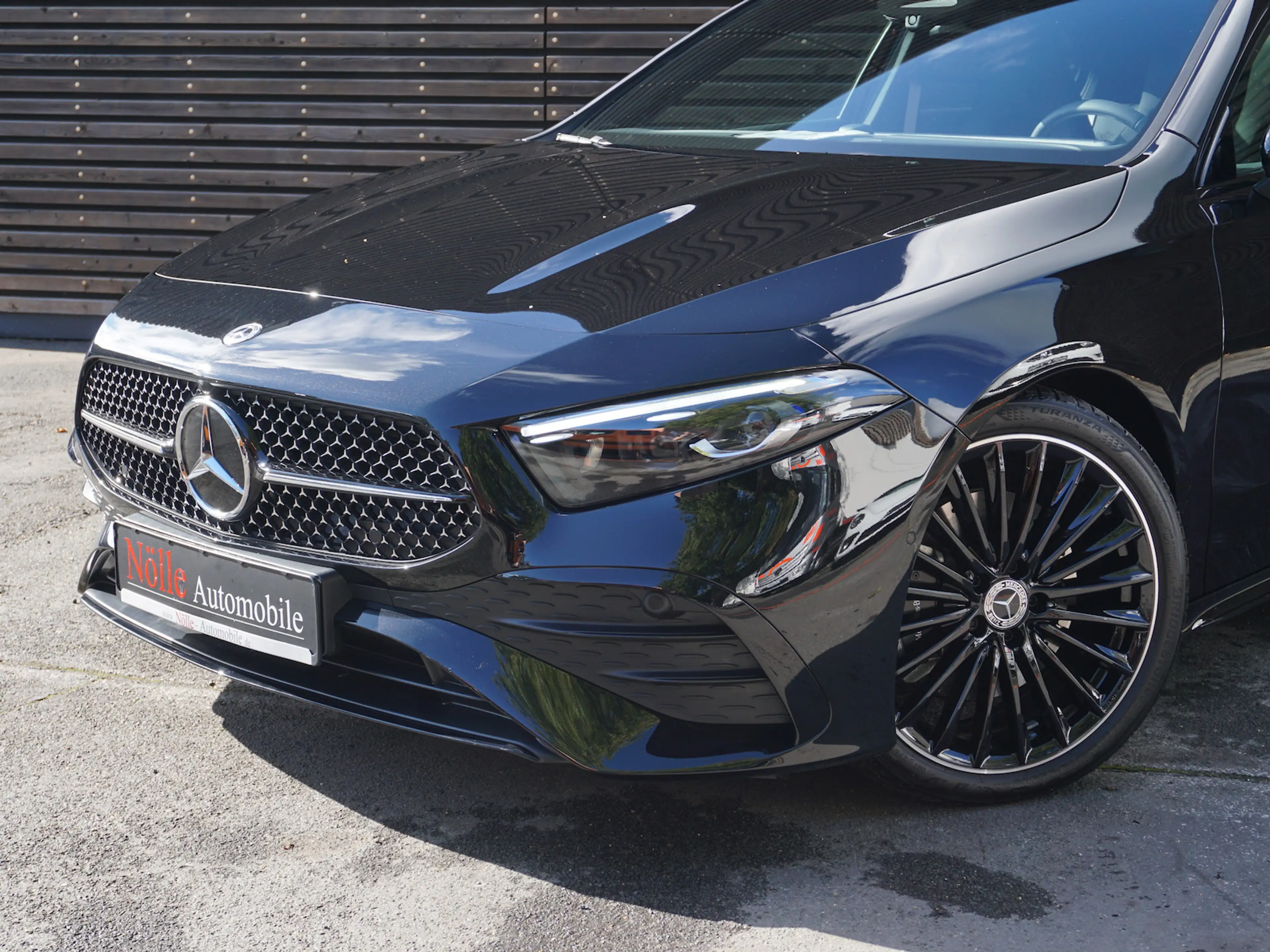 Mercedes-Benz A 220 4M AMG Adv Plus Mulitbeam Pano Night — photo 2