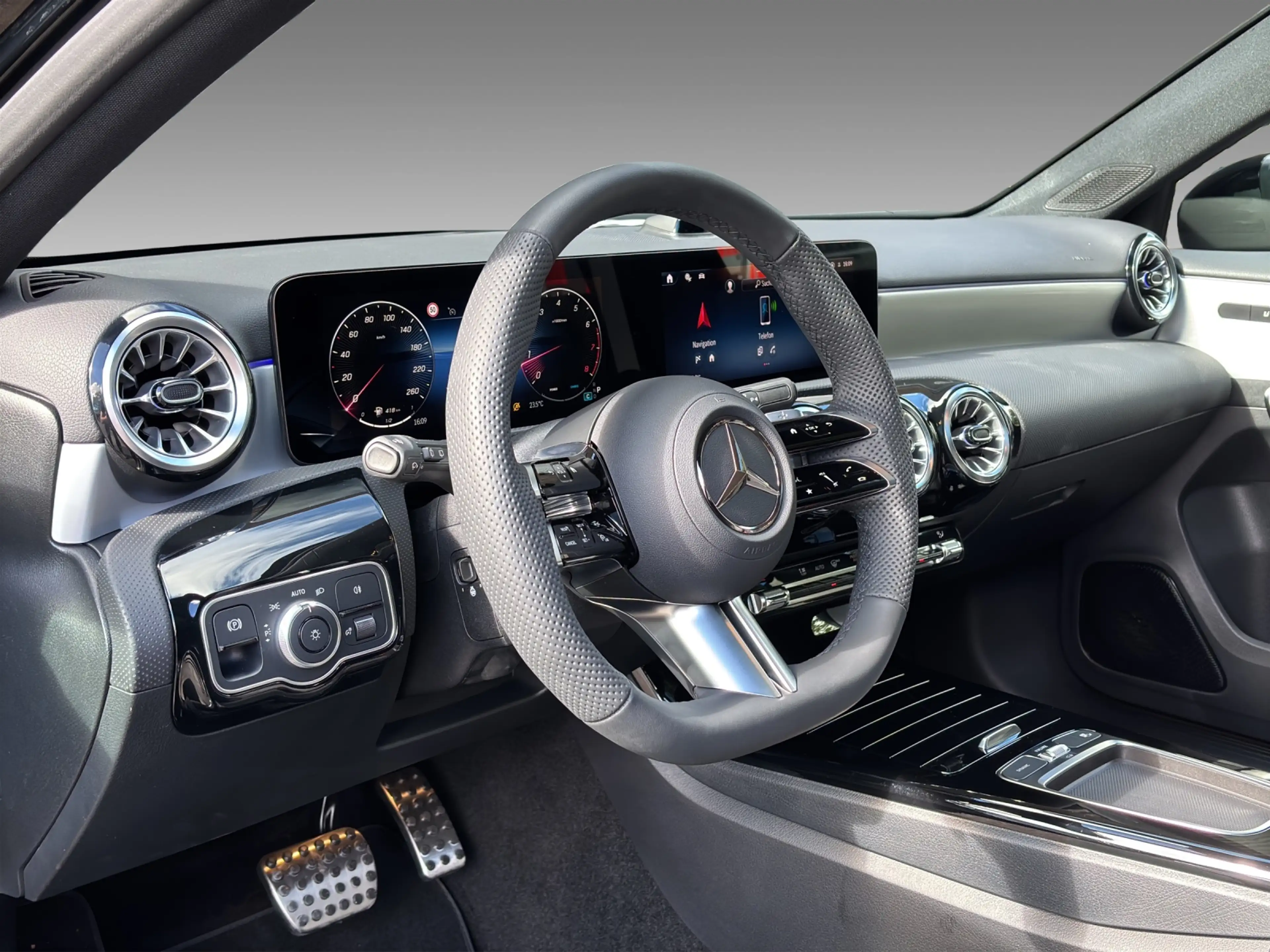 Mercedes-Benz A 220 4M AMG Adv Plus Mulitbeam Pano Night — photo 9