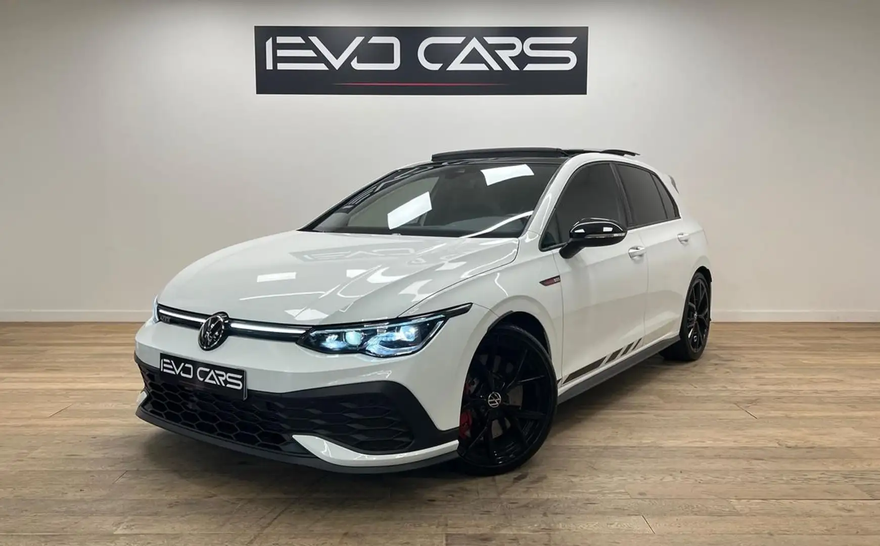 Volkswagen Golf 8 GTI Clubsport 2.0 TSI 300 ch / DCC / ACC / Caméra / HK / TO / Suivi Complet VW Blanc - 1