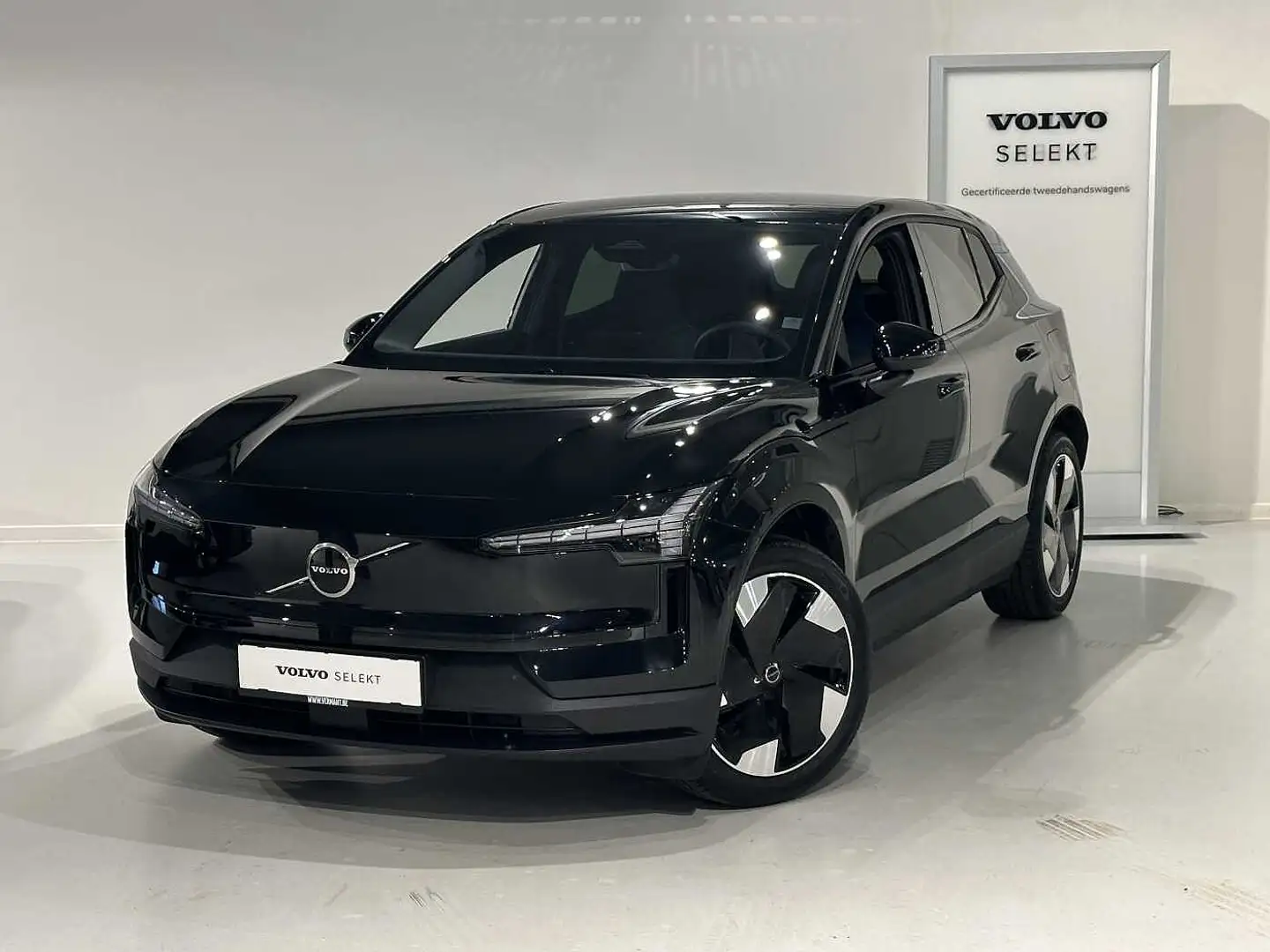 Volvo EX30 Plus Extended Range + trekhaak Zwart - 1