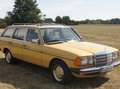 Mercedes-Benz 230 TE Yellow - thumbnail 3