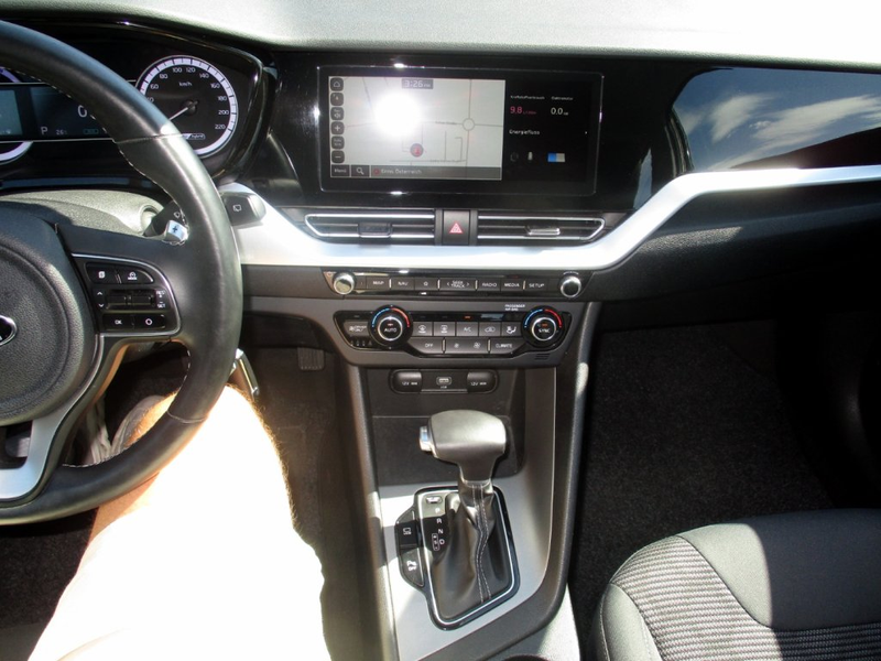 Kia Niro 1,6 HEV silber — photo 9