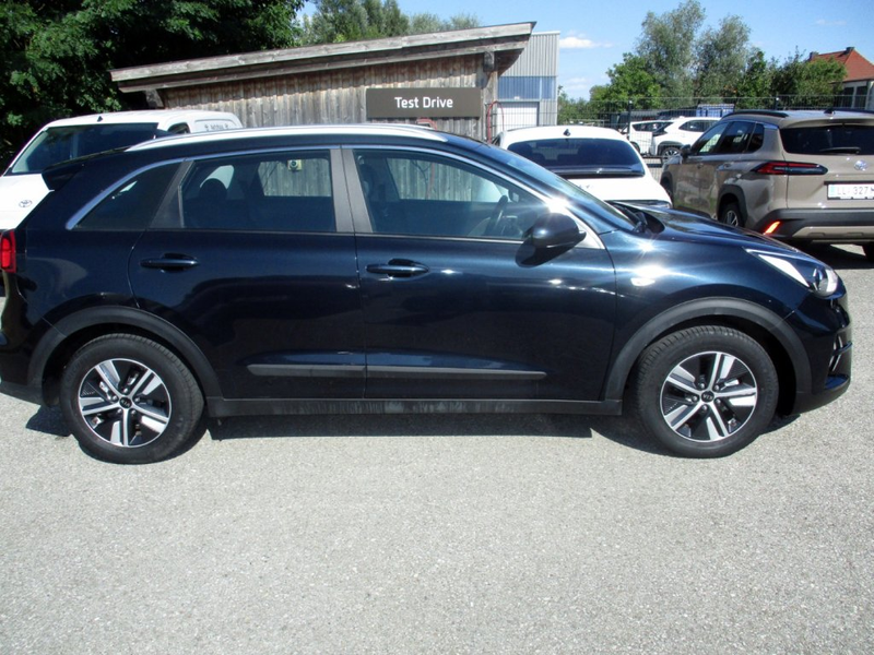 Kia Niro 1,6 HEV silber — photo 2
