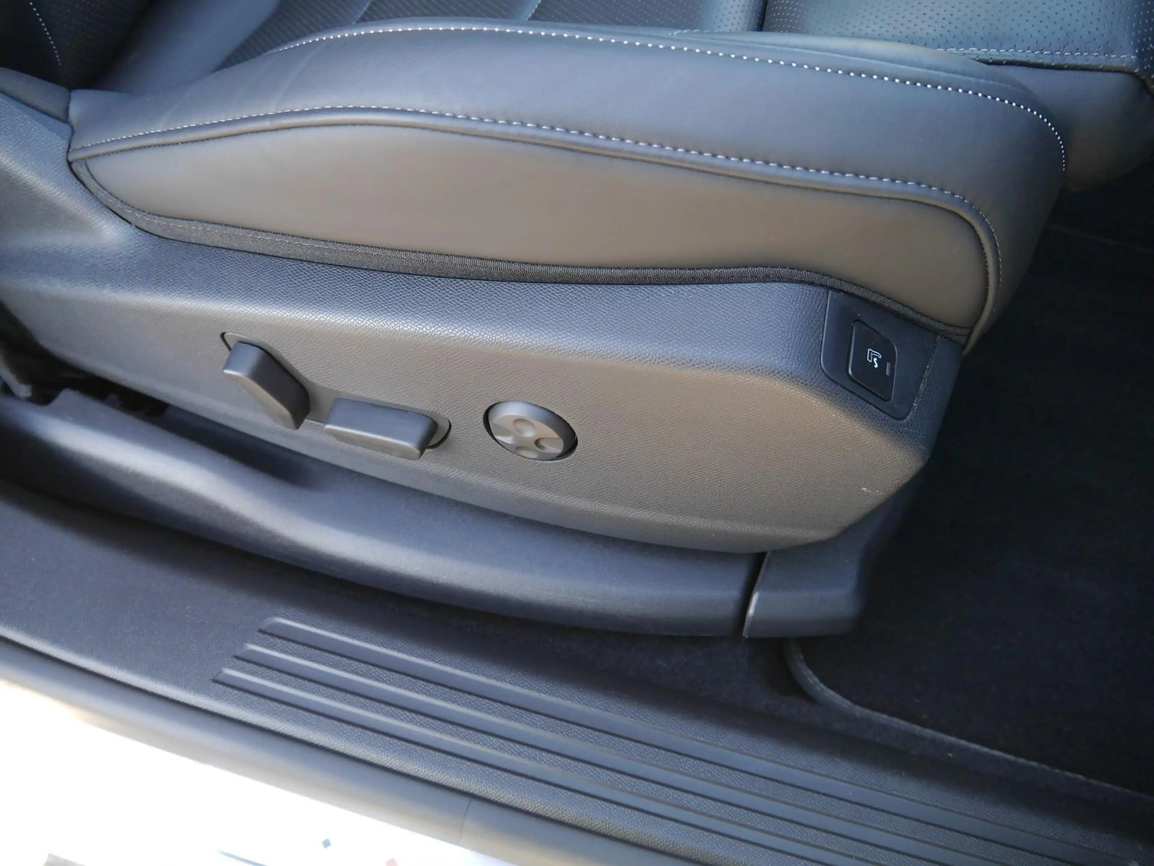 DS Automobiles DS 7 Crossback 7 Blue HDI 130 "OPERA" Navi/Leder/PANO/AHK — photo 15