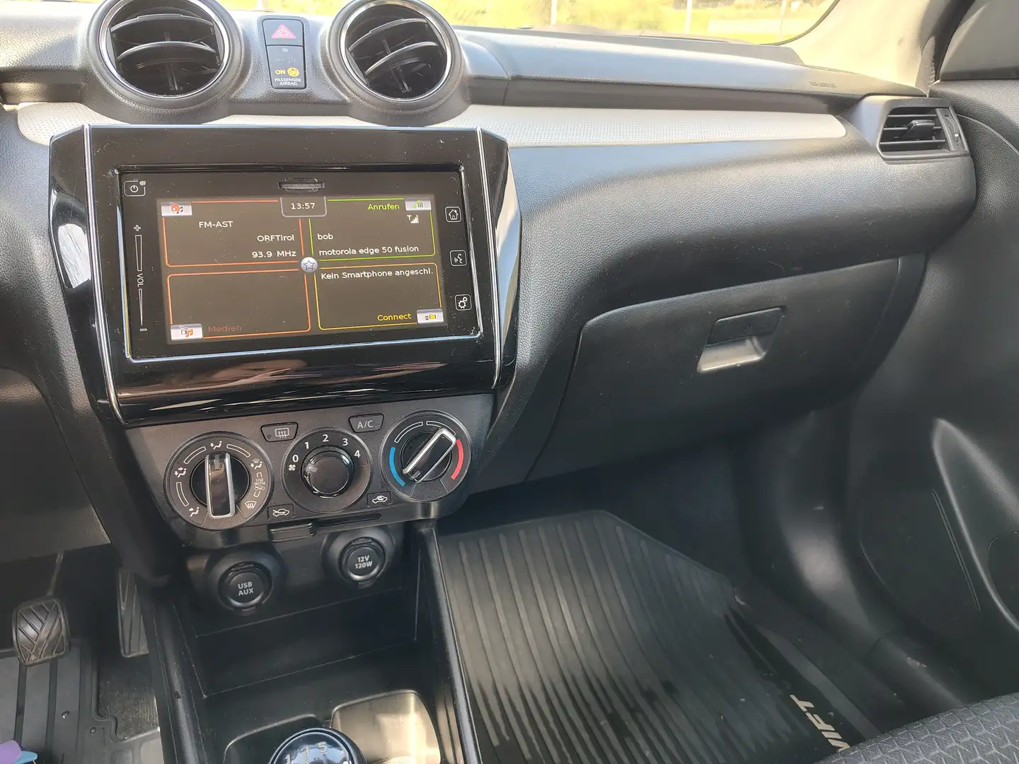 Suzuki Swift Swift 1,2 DualJet Shine Shine Schwarz - 2