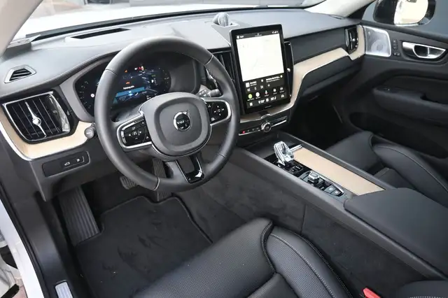 Volvo XC60 view 12