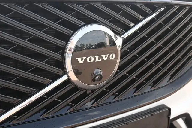 Volvo XC60 view 10