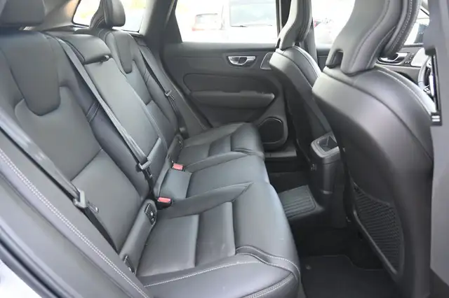 Volvo XC60 view 15