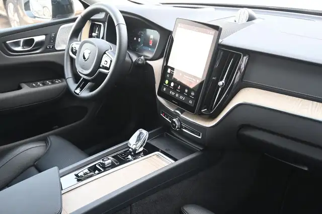 Volvo XC60 view 13