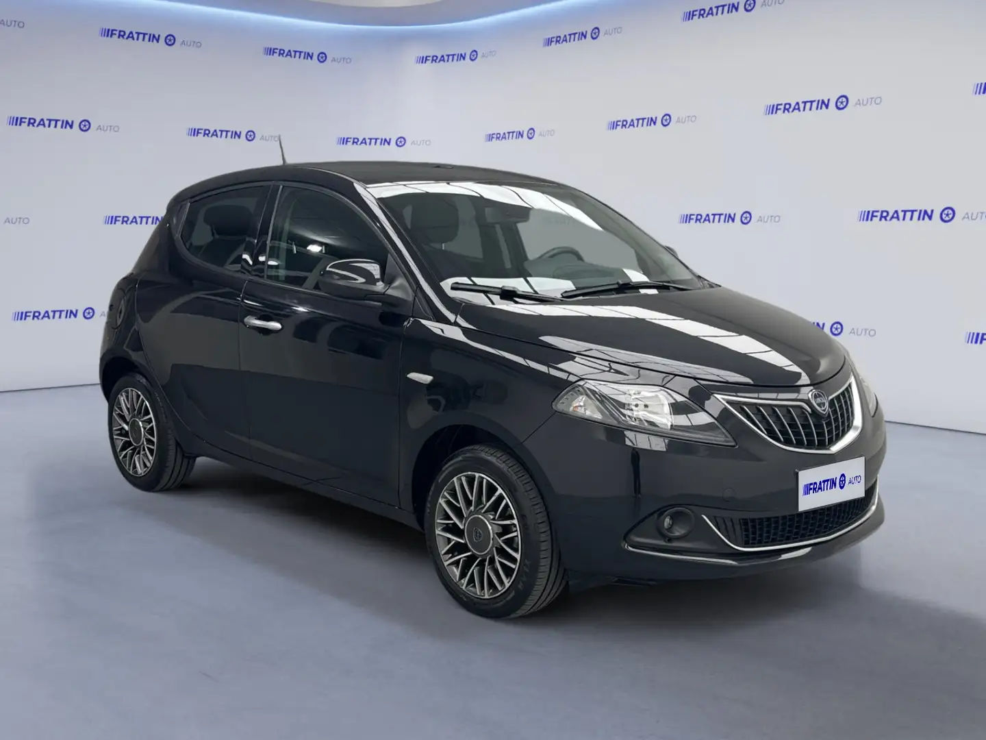 Lancia Ypsilon 1.0 FireFly 5 porte S&S Hybrid Gold Nero - 2