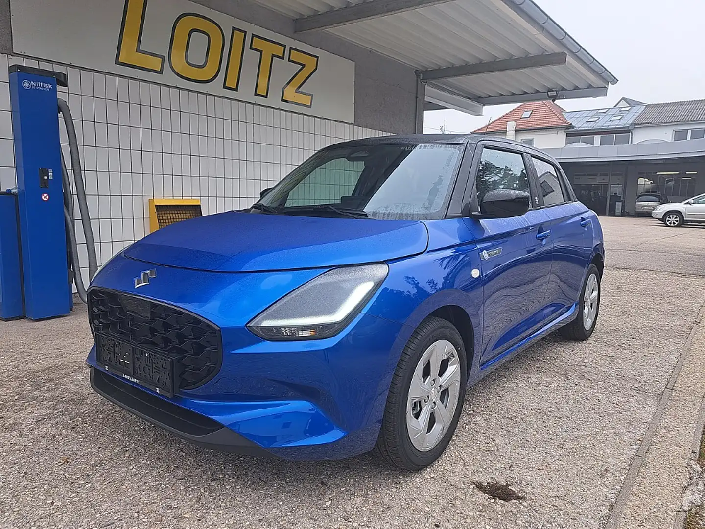 Suzuki Swift 1,2 Hybrid Shine CVT Aut. *„45 Jahre Suzuki Jub... Blau - 2