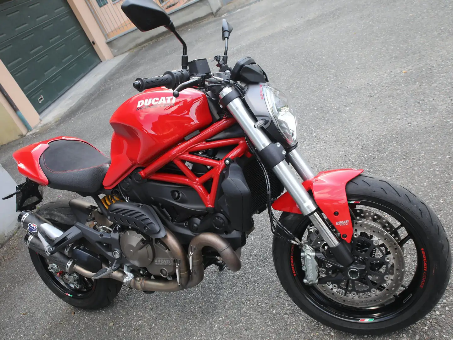 Ducati Monster 821 Red Rosso - 2