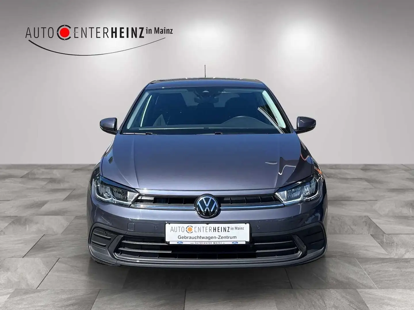 Volkswagen Polo Move Gris - 2